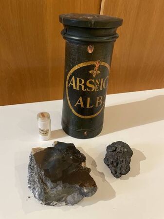 Arsenicum album (Arsenik, Apotheken-Museum Dusslingen)